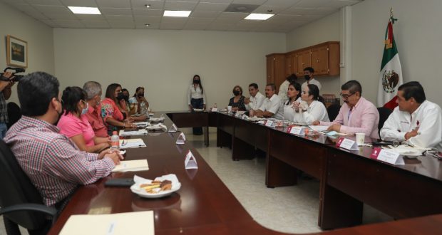 Reunión Alcaldesa Carmen Lilia Canturosas