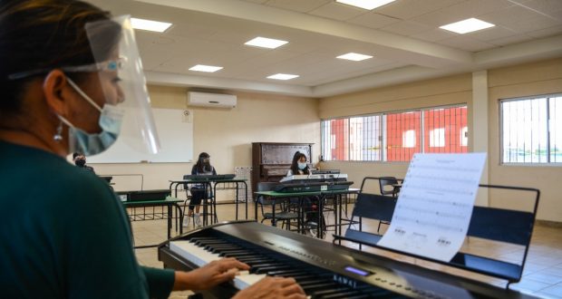 Escuela de música de Nuevo Laredo.
